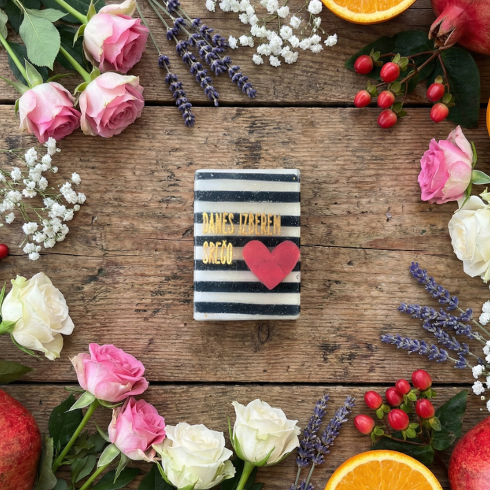 Milo z napisom Danes izberem srečo